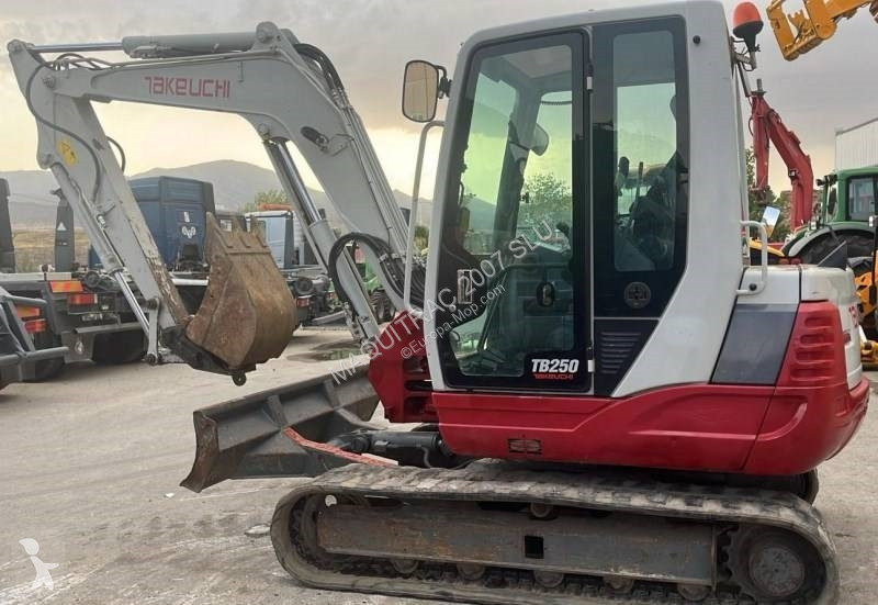 Excavadora Takeuchi