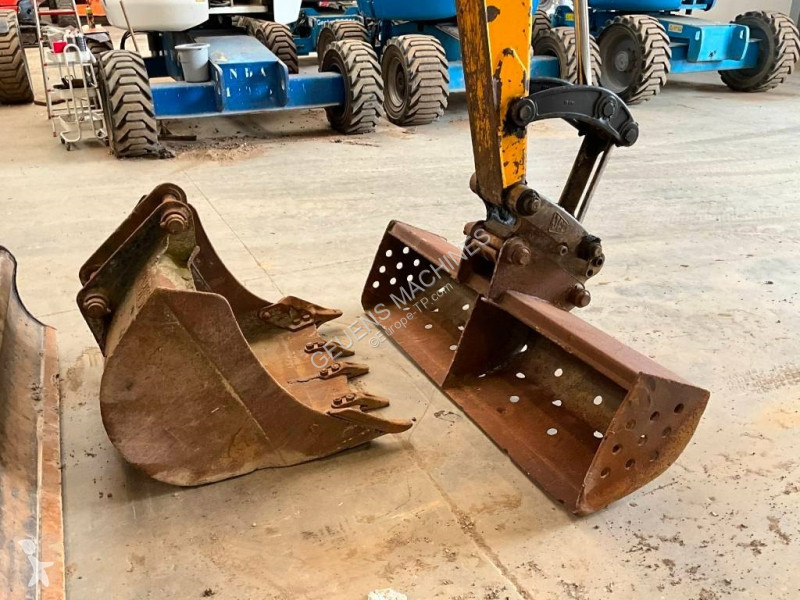 Excavator JCB
