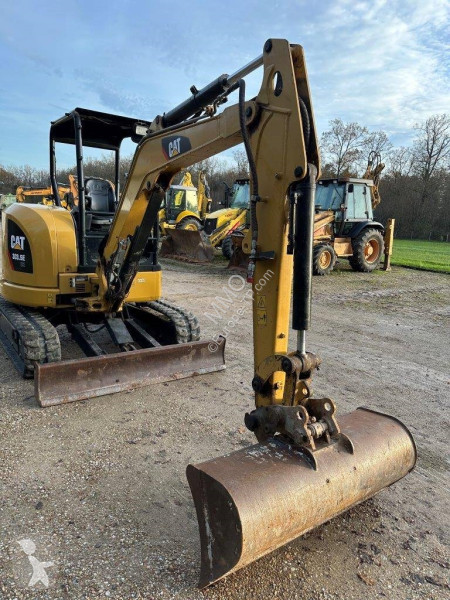 Excavadora Caterpillar 3035