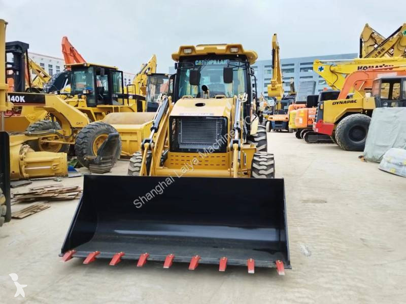 Excavadora Caterpillar 420F with extension arm