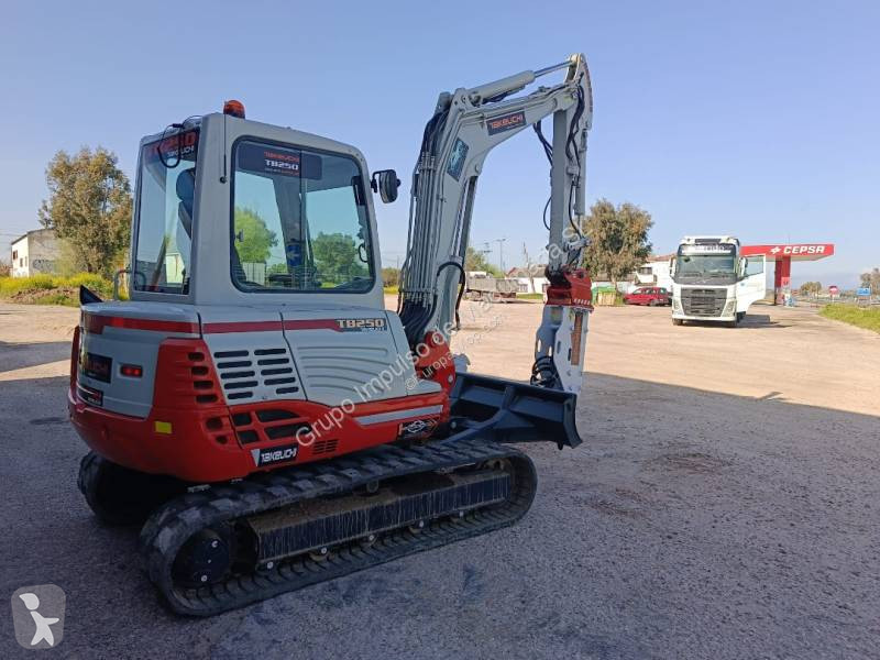 Skovl Takeuchi TB250