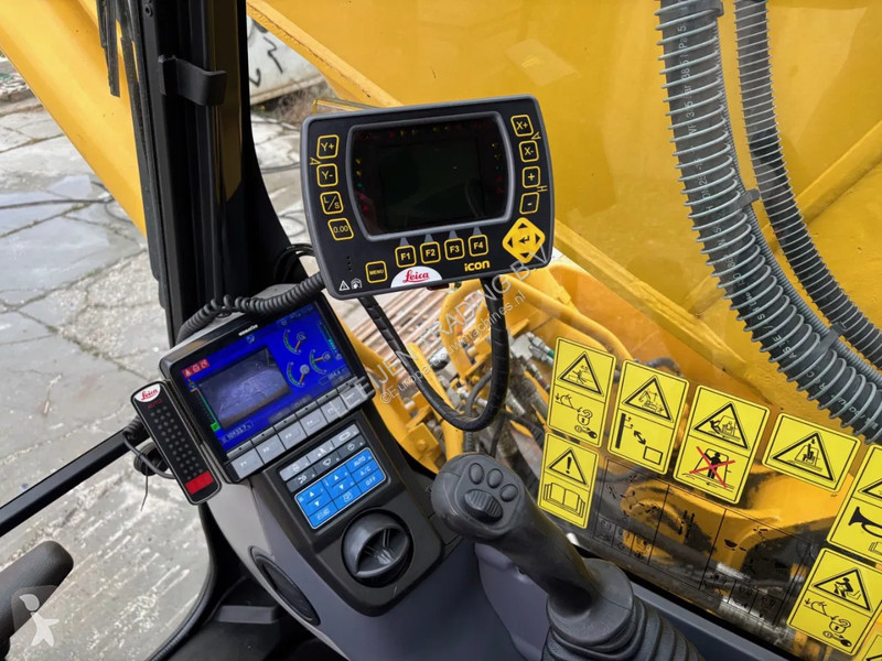 Escavadora Komatsu LC-11 tracked excavator,...