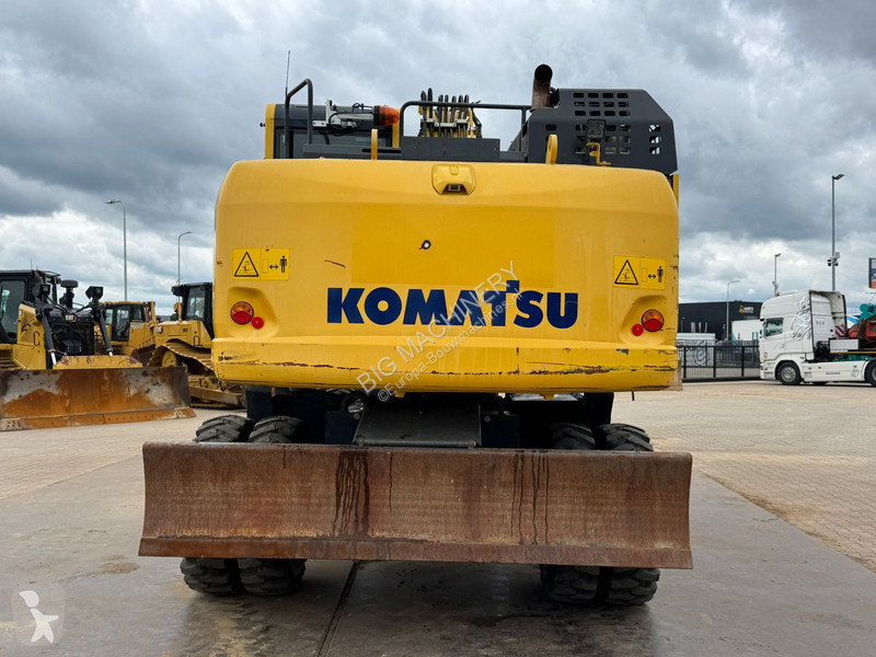 Excavator Komatsu -11