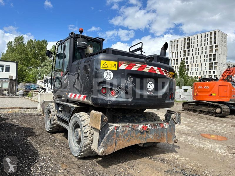 Excavadora Hitachi -6 with 3 buckets