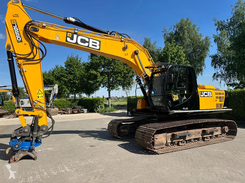 Excavator JCB