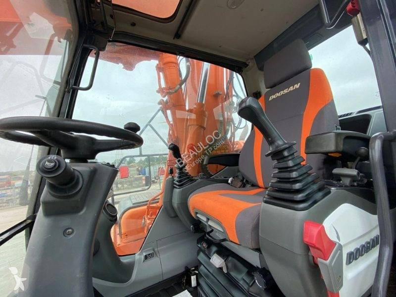 جرافة Doosan