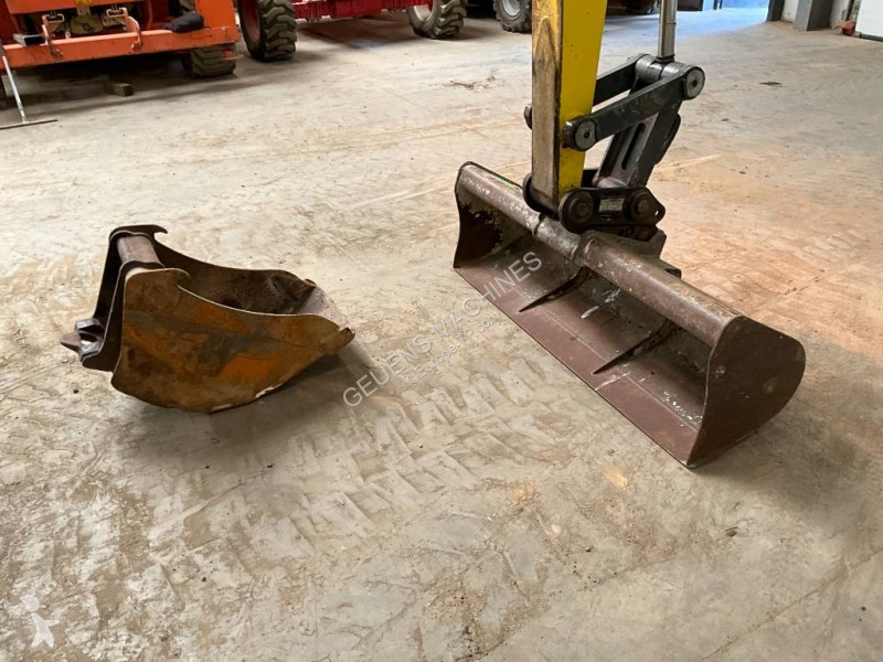 Escavadora Neuson 6503 WD