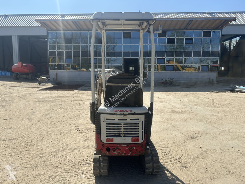 Excavadora Takeuchi 3 buckets