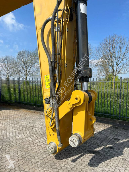 Graafmachine Caterpillar 395 with only 1600...
