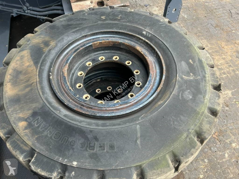 Escavatore Caterpillar Solid Tyres 16.00-25  L