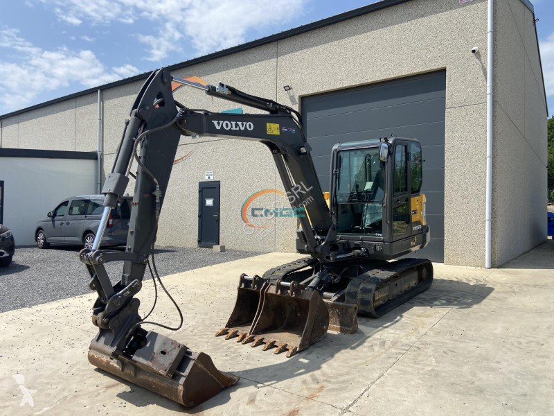 Lopatový nakládač Volvo EC60E
