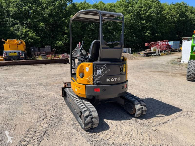 Escavadora Kato HD33V5