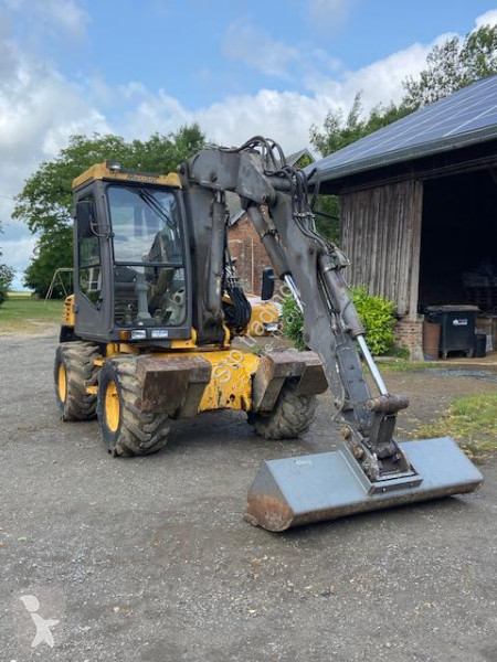 Excavator Mecalac