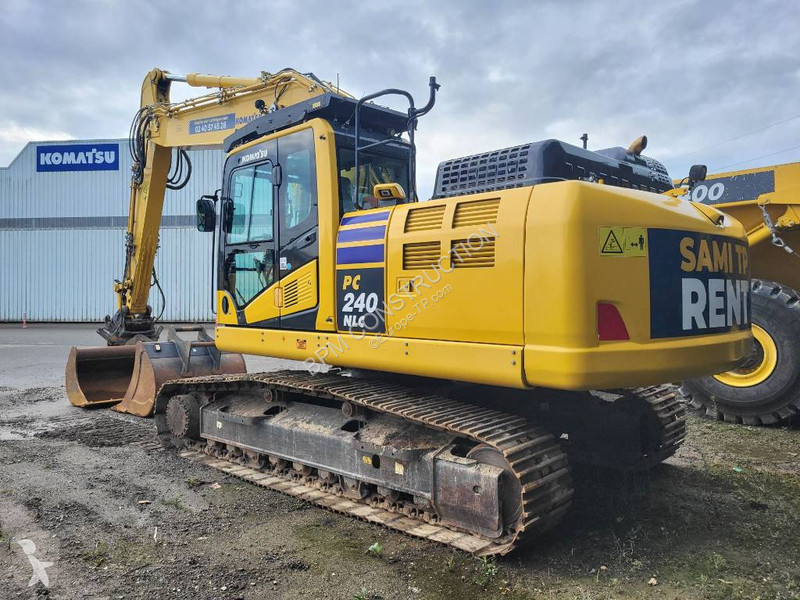 Escavatore Komatsu -11