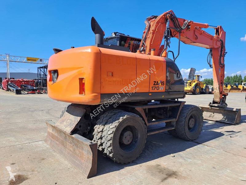 Escavadora Hitachi W-5 B