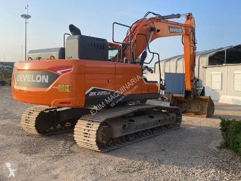 Excavadora Doosan DX225