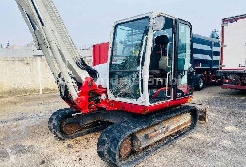 Escavatore Takeuchi