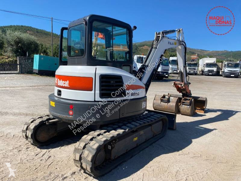 Escavadora Bobcat