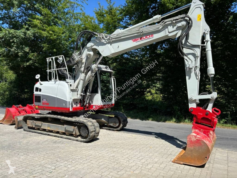Escavadora Takeuchi 2150
