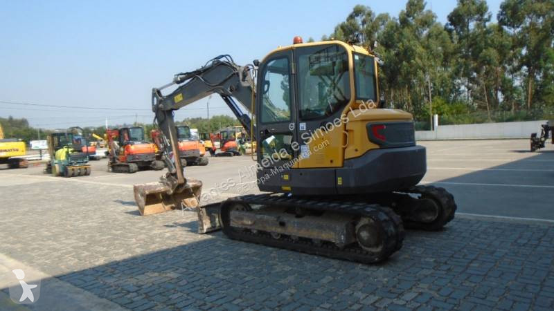 Lopatový nakládač Volvo ECR88D
