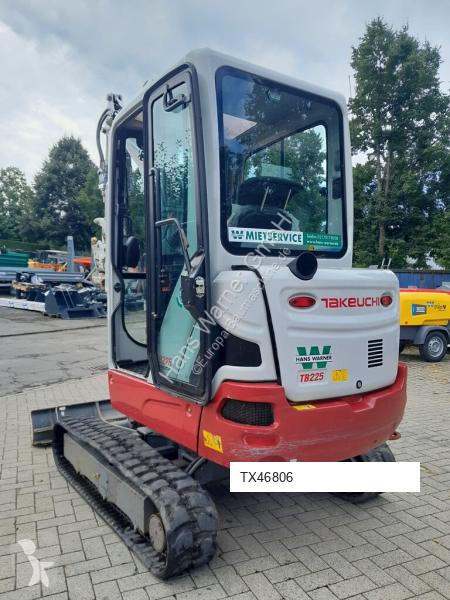 Lopatový nakládač Takeuchi TB 225 V3