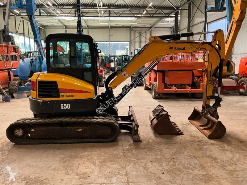 Escavadora Bobcat E 50 EM