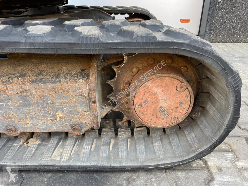 Excavator New Holland 2