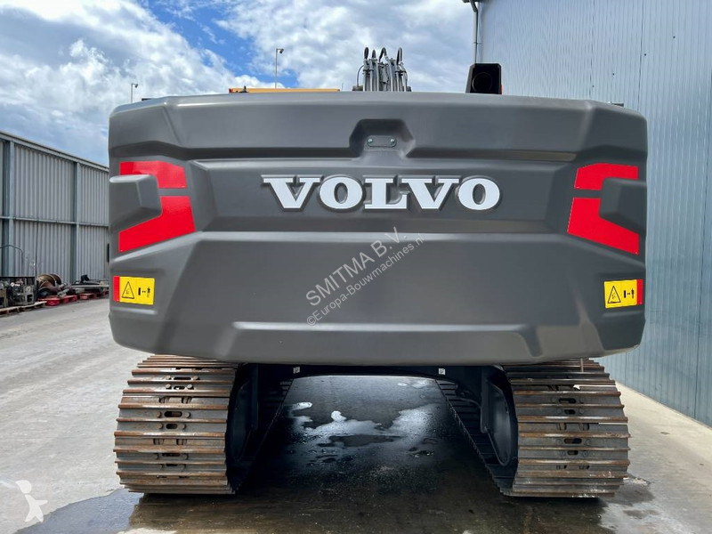 جرافة Volvo