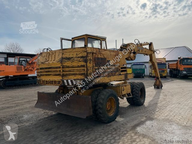 Excavator Liebherr A 911 C Umschlagbagger...