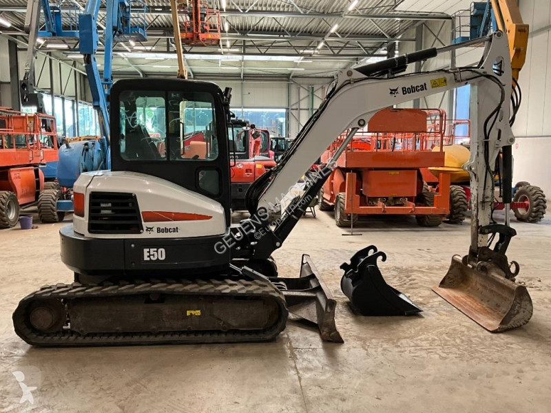 Escavadora Bobcat E 50 EM