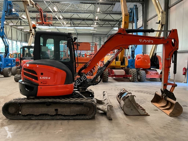 Excavadora Kubota 55-4