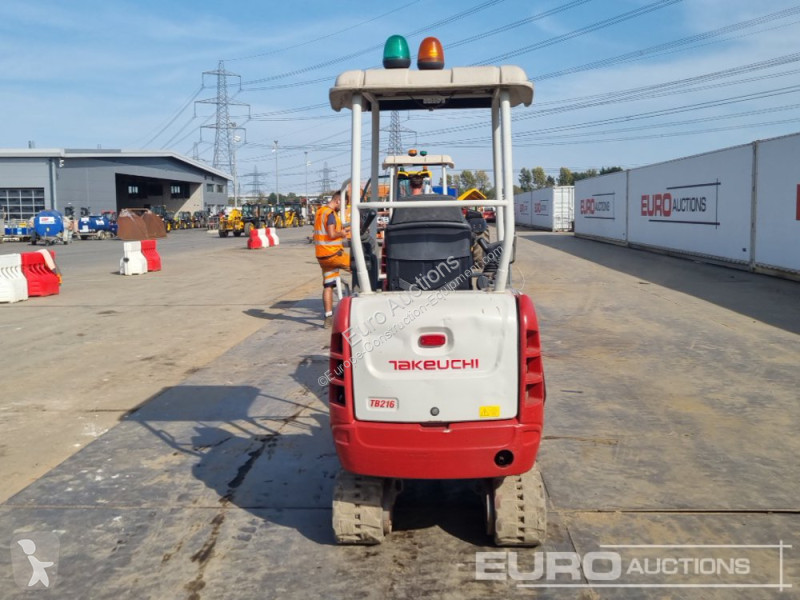 Escavadora Takeuchi TB216