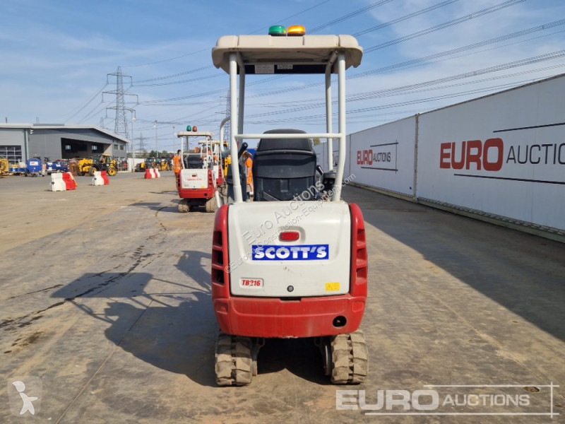 Escavadora Takeuchi TB216