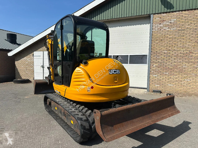 Excavator JCB
