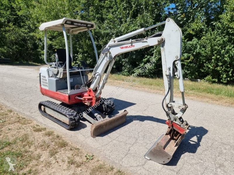 Escavatore Takeuchi