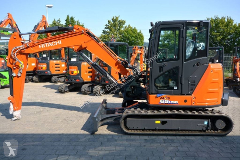 Escavadora Hitachi ZX 65 USB-6
