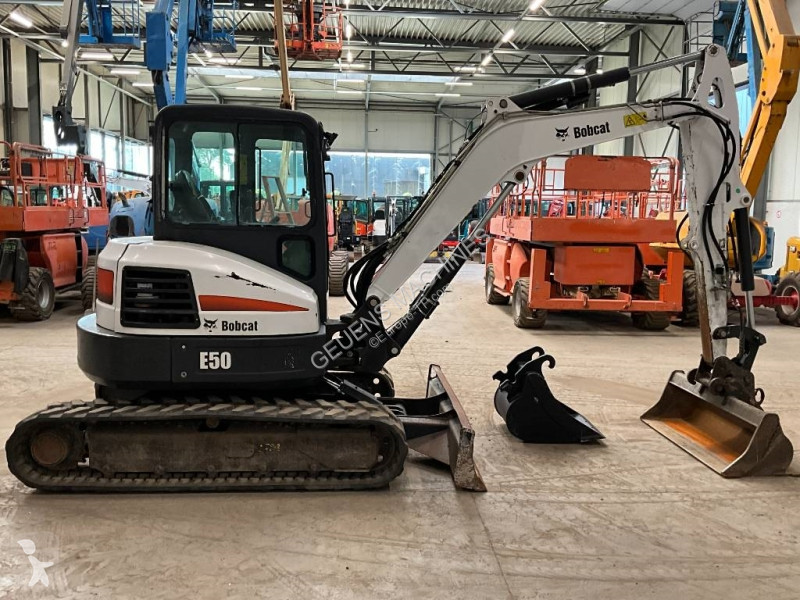 Escavadora Bobcat E 50 EM