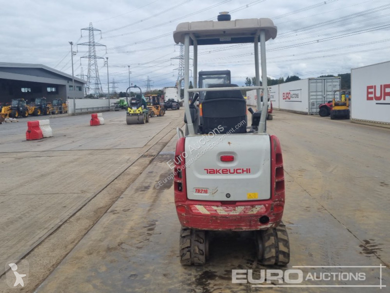 Escavadora Takeuchi TB216
