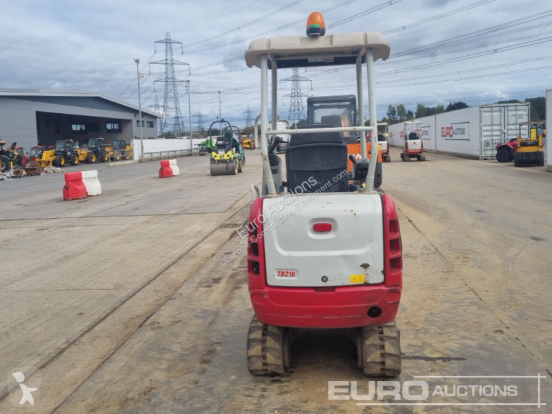 Escavadora Takeuchi TB216