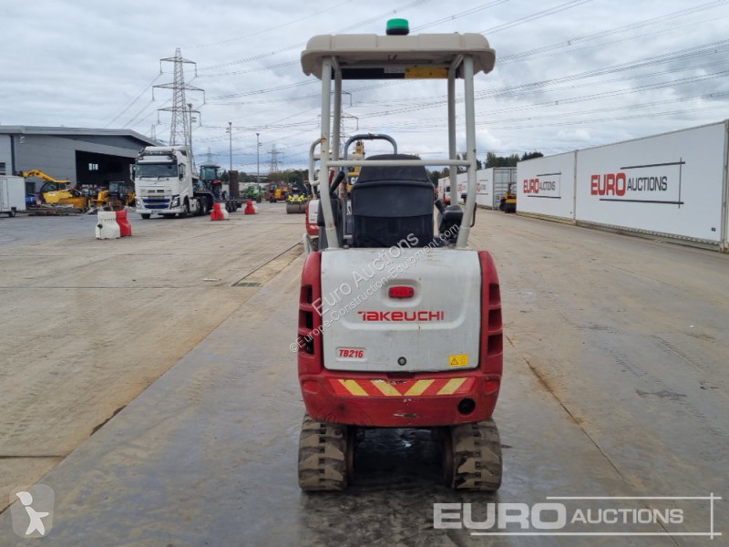 Escavadora Takeuchi TB216
