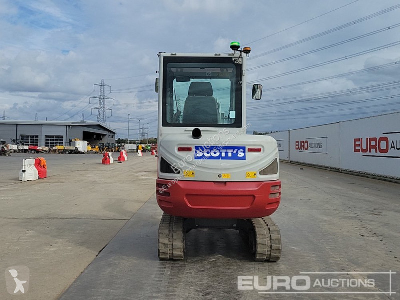 Escavadora Takeuchi 0
