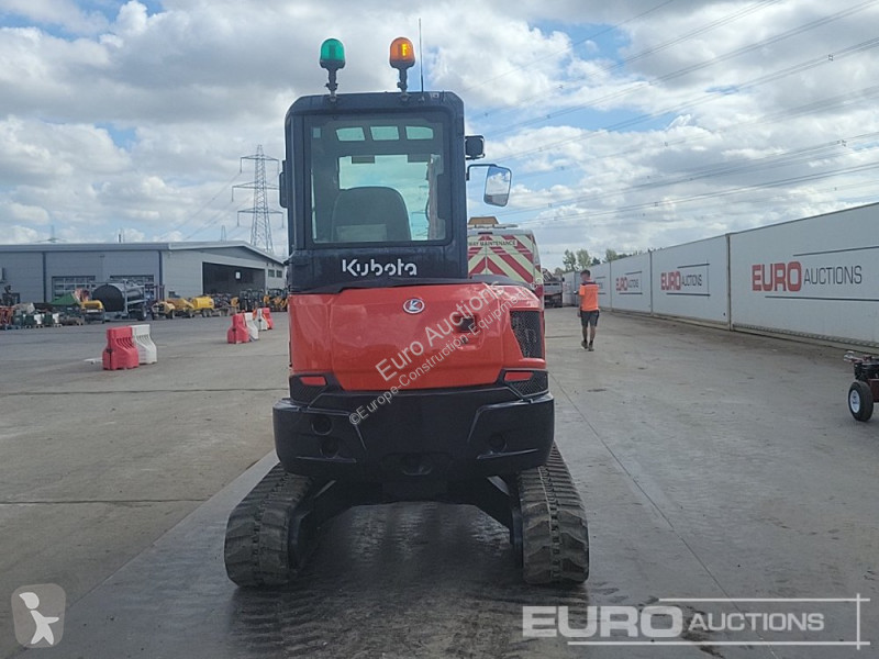 Lopatový nakládač Kubota U36-4