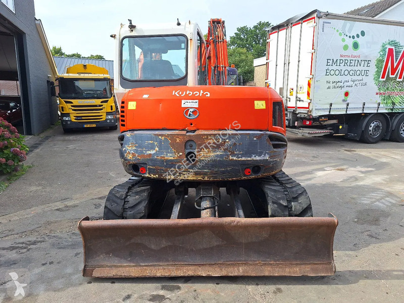 Escavadora Kubota KX080