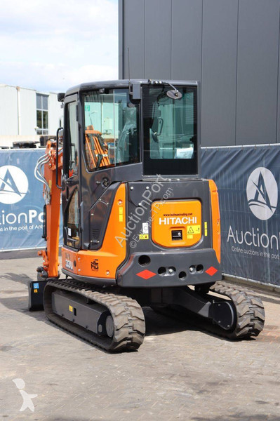 Escavadora Hitachi ZX33U-6 CLR