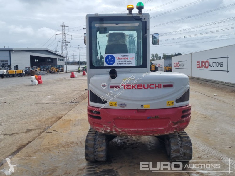 Escavadora Takeuchi TB240