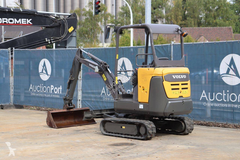 Graafmachine Volvo EC18D