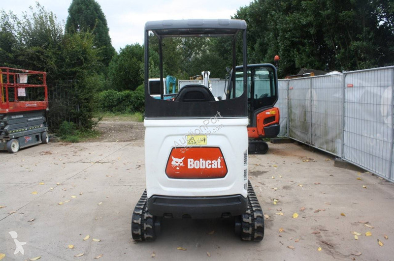 جرافة Bobcat E19