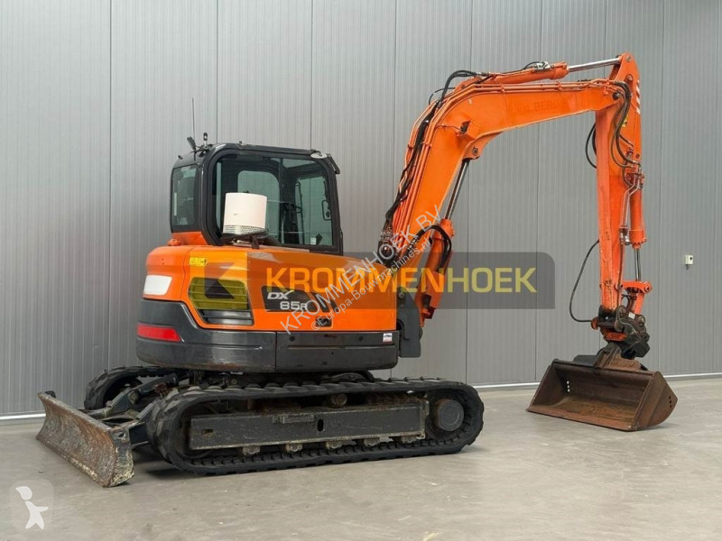 Escavadora Doosan DX 85R-3