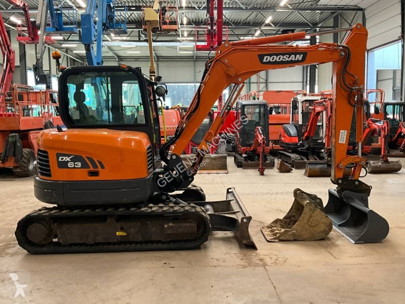 Escavadora Doosan DX 63-3