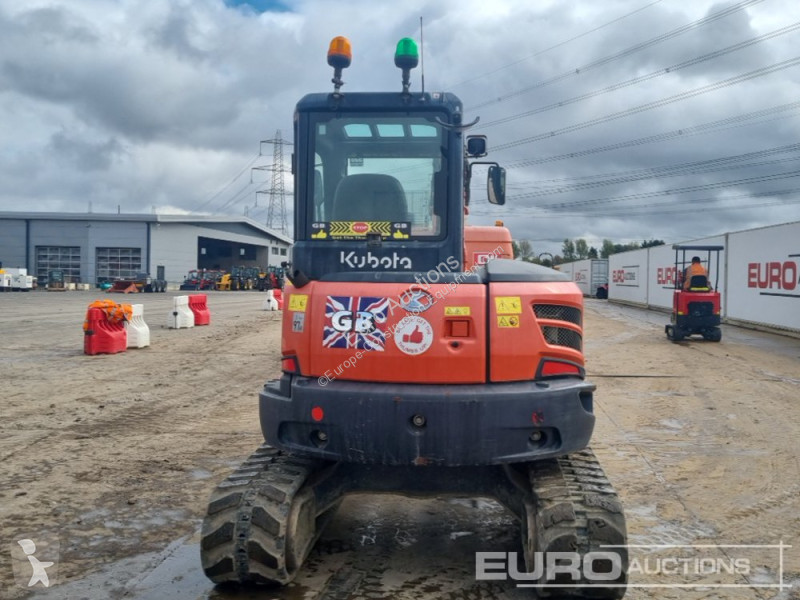 Lopatový nakládač Kubota U55-4
